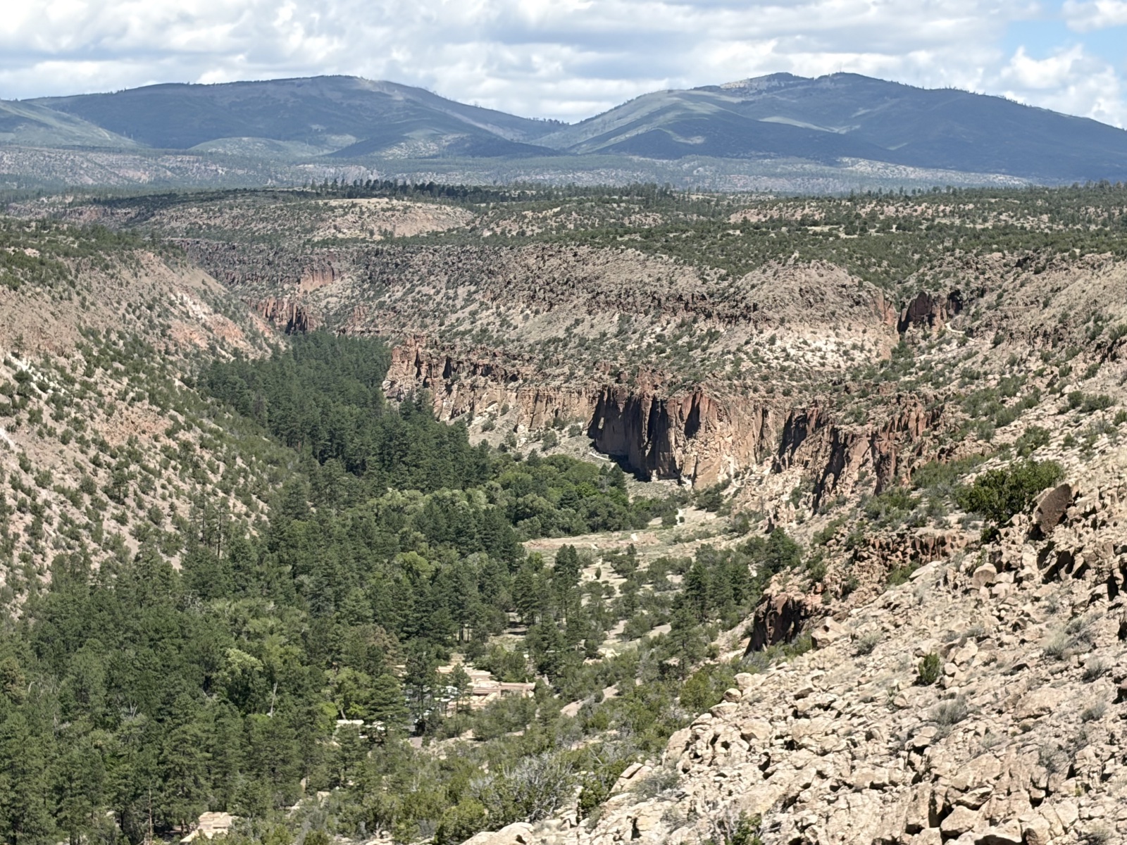 Frijoles-Canyon-Bandelier-National-Monument-New-Mexico