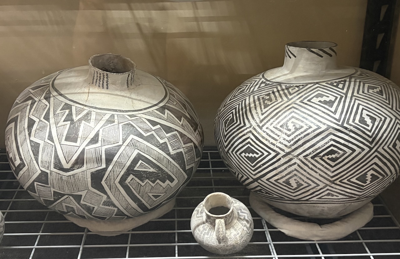 Black on white pottery